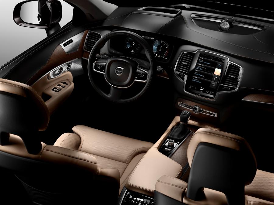  Volvo XC90 T6 AWD First Edition 2014 года  (фото 25 из 38)